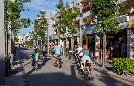 Summer cycling in Bibione