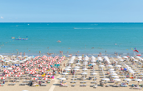 How to book a beach umbrella in Caorle Lampo