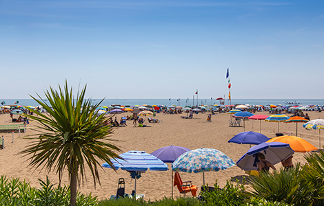 Buchen Sie einen Sonnenschirm in Caorle Lampo