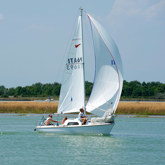 Caorle mare barca a vela