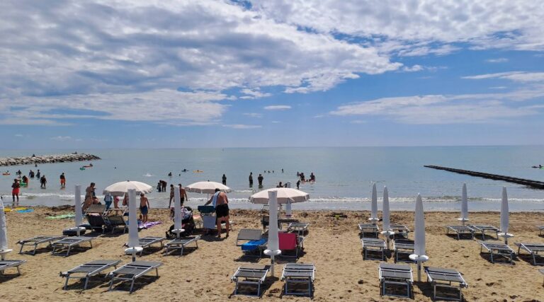 spiaggia Altanea